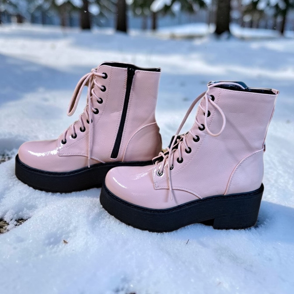 🔥🌸Women's Soda Pink Combat Boots Size 8 Lace Up & Zipper Side. New /Tiny Flaws